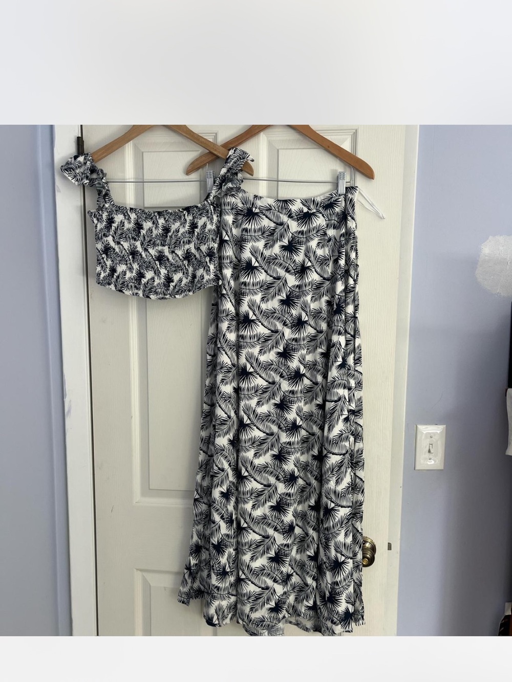 Lulu's Black and White Palm-Print Maxi Skirt & Crop Top Set